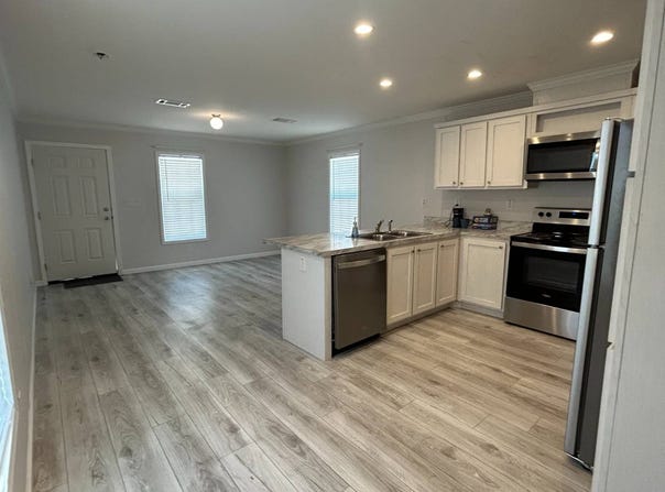 925 301 Blvd E, Bradenton, FL 34203