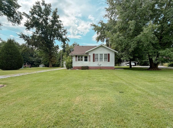 2002 IL Highway 15, Fairfield, IL 62837