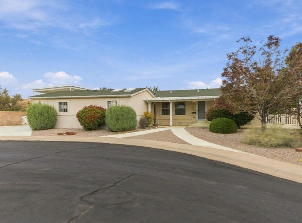 336 Sunrise Bluffs Drive, Belen, NM 87002