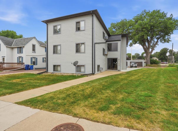 703 S Dakota Ave, Sioux Falls, SD 57104