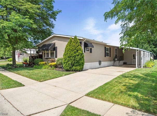 64 Periwinkle Drive, Olmsted Twp, OH 44138