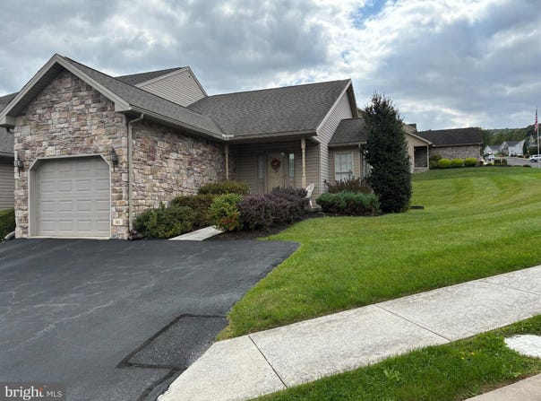 215 WHITETAIL Terrace, MARYSVILLE, PA 17053