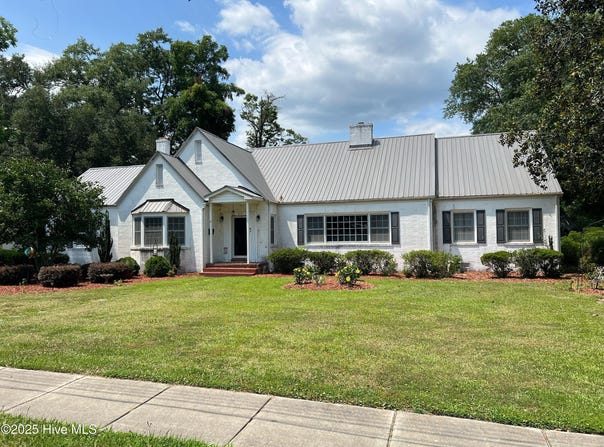 313 E 1st Avenue, Chadbourn, NC 28431
