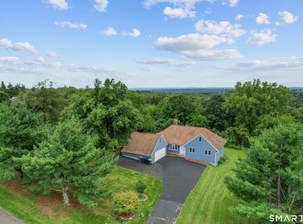 4 Bayview Circle, Watertown, CT 06795