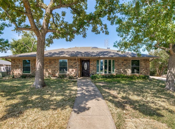 2717 Pinehurst Drive, Plano, TX 75075
