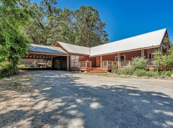 720 Pelletreau Ridge Road, Hyampom, CA 96046