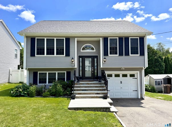 28 Weybosset Street, Shelton, CT 06484