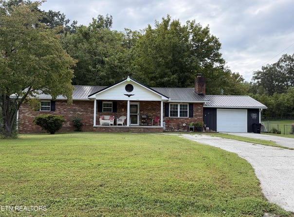 744 Cross Valley Rd, LaFollette, TN 37766