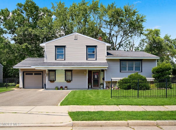 29 Brian Road, Edison, NJ 08817