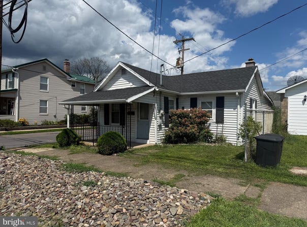 810 CHESTNUT ST, BERWICK, PA 18603