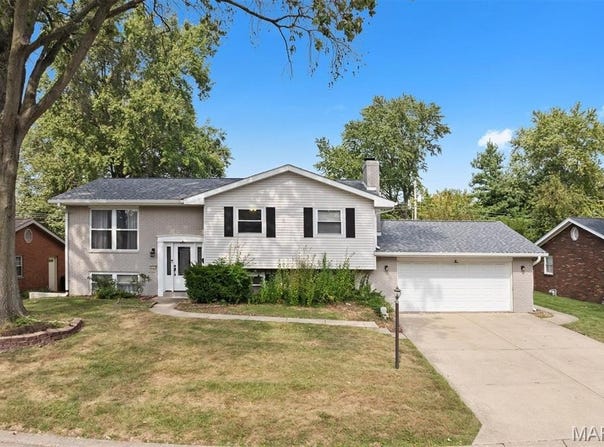 502 Fontainebleau, O'Fallon, IL 62269