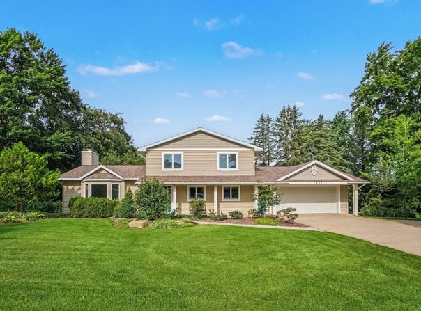 7811 Cardinal Drive, Jenison, MI 49428