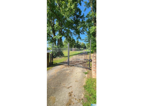 2811 EBELL ROAD, ONEONTA, AL 35121