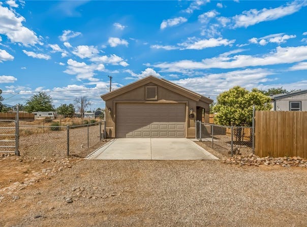2895 E Suffock Avenue, Kingman, AZ 86409