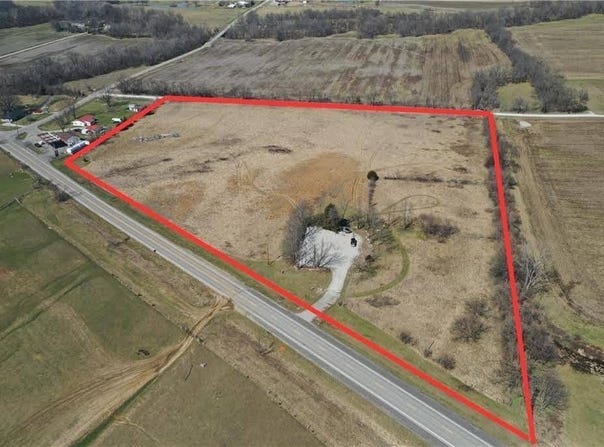 37682 10 Highway, Richmond, MO 64085