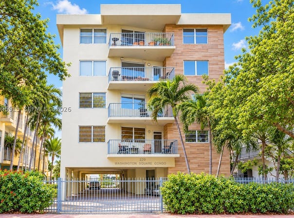 220 Washington Ave, Miami Beach, FL 33139