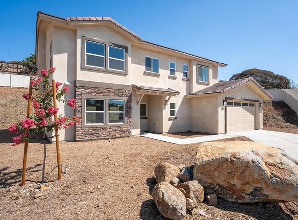 3880 Rojo Tierra Rd, La Mesa, CA 91941