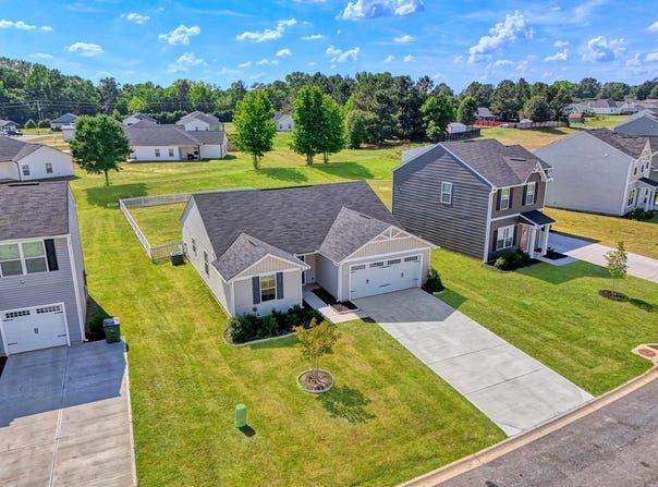220 Highland Station Dr, Clinton, SC 29325