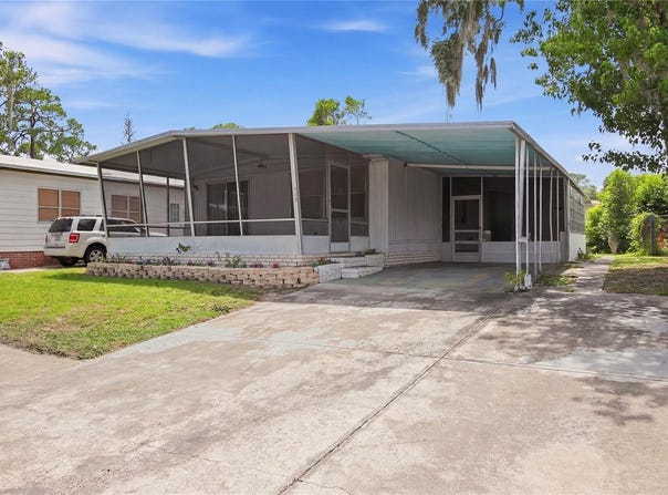 110 MAPLE Drive, DEBARY, FL 32713