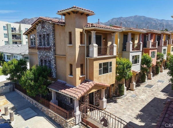 10121 W Amber Court, Tujunga, CA 91042