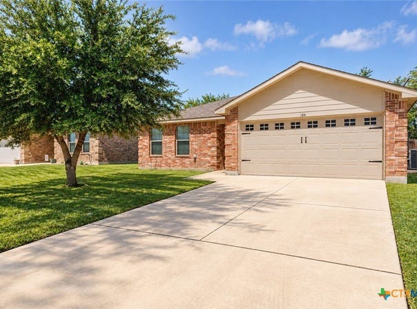 186 TALON Drive, Luling, TX 78648