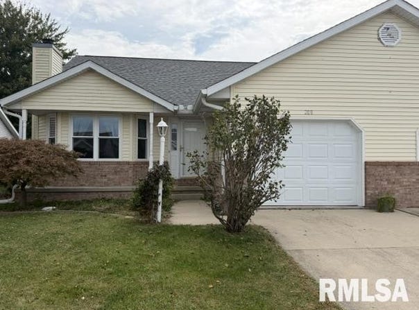 208 EAGLE RIDGE Drive, Chatham, IL 62629