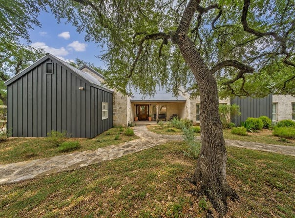 188 Broken Lance Dr, Dripping Springs, TX 78620