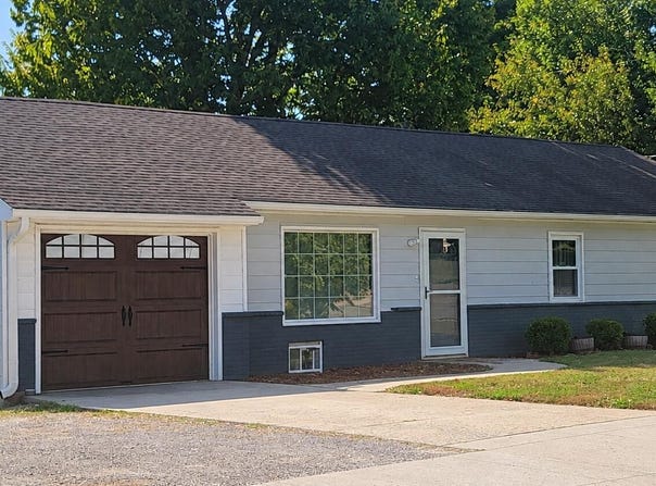 6 College St, Marshall, MO 65340