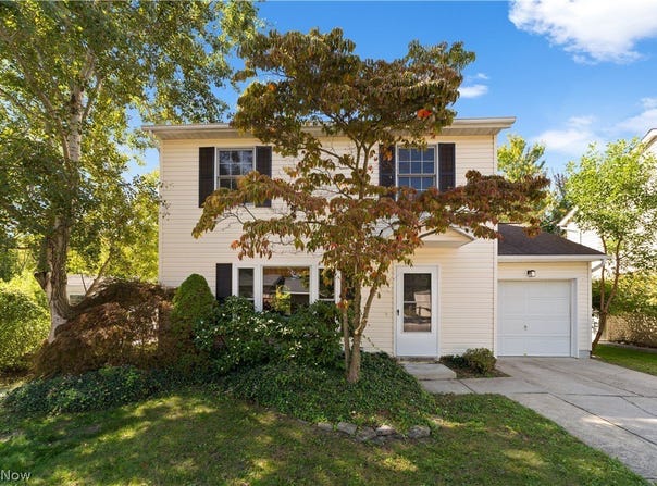 4902 Lakeview Drive, Mentor, OH 44060