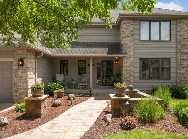 4824 Whispering Court, Eagan, MN 55122