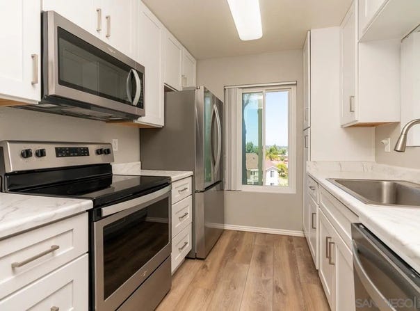 663 Diamond Way, Vista, CA 92083