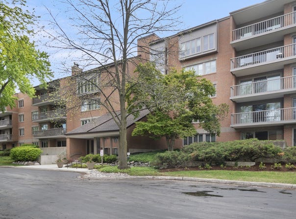 44 Park Lane, Park Ridge, IL 60068