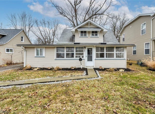 295 E 238th Street, Euclid, OH 44123