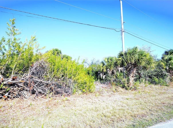 142 SUNNY Way, ROTONDA WEST, FL 33947