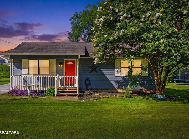 200 Doe Run Blvd, Clinton, TN 37716