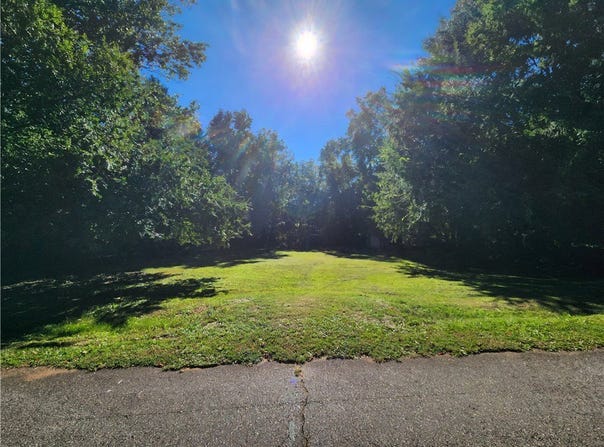Henry Street, Easley, SC 29640