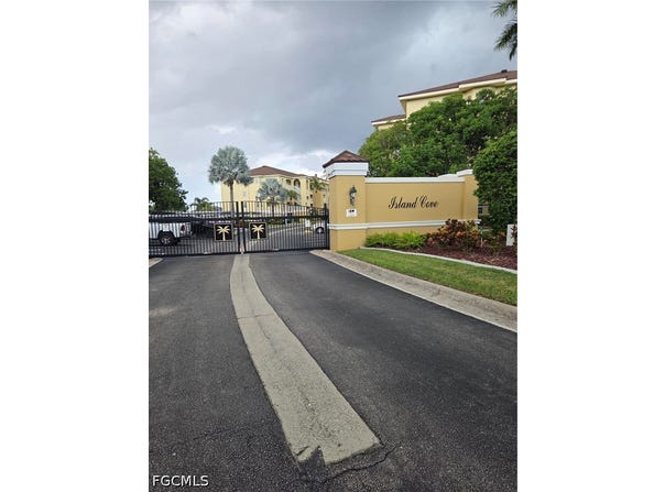 1787 Four Mile Cove Parkway, Cape Coral, FL 33990