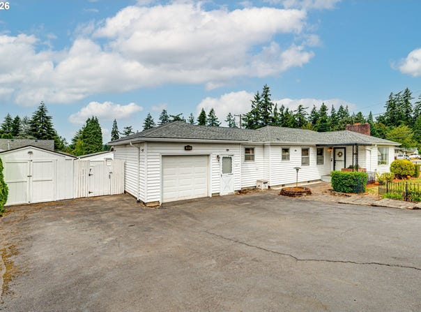 813 N 16TH Ave, Kelso, WA 98626