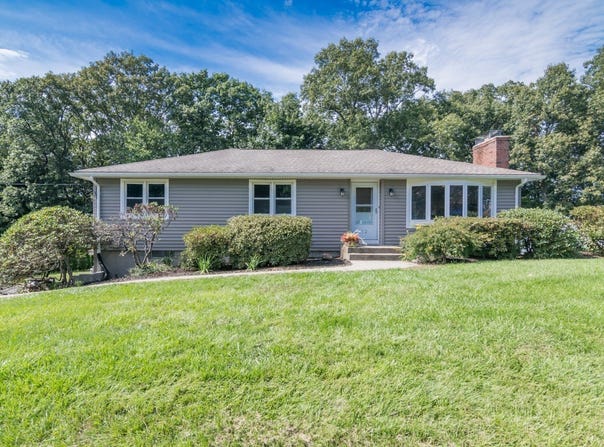 12 Linda Dr, Westfield, MA 01085