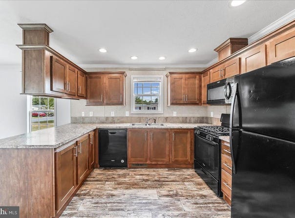 1061 S LITTLE CREEK RD, DOVER, DE 19901