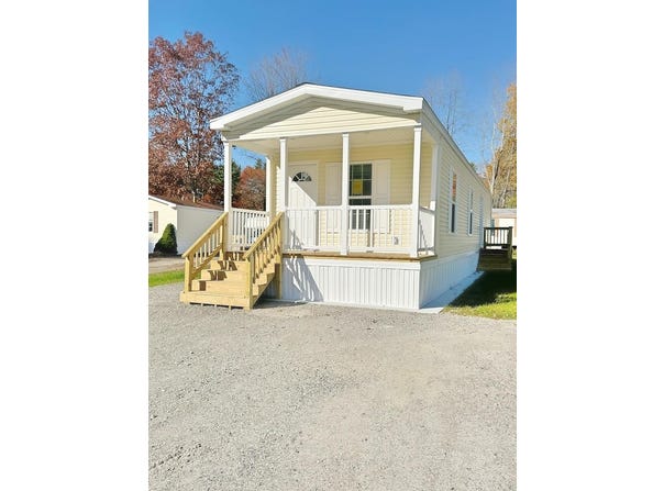 20 True Road, Meredith, NH 03253