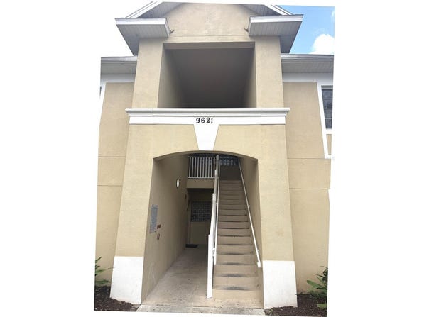 9621 LAKEDALE Way, RIVERVIEW, FL 33578