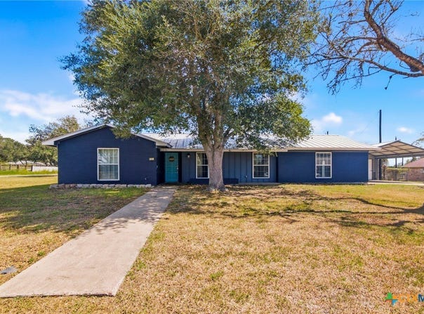 652 Mockingbird Lane, Goliad, TX 77963
