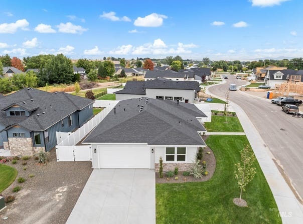 530 Mountain Loop Rd, Middleton, ID 83644