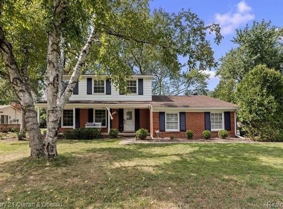 25137 Castlereigh Drive, Farmington Hills, MI 48336
