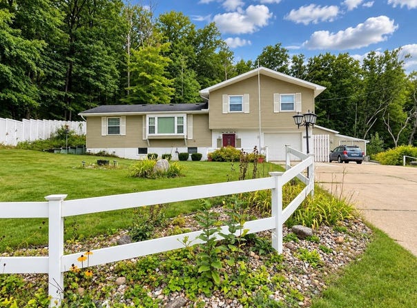3825 Lapham Drive, Harrison, MI 48625