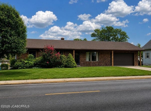 705 E MAIN Street, Linn, MO 65051