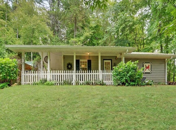 332 E Vineyard Road, Hayesville, NC 28904