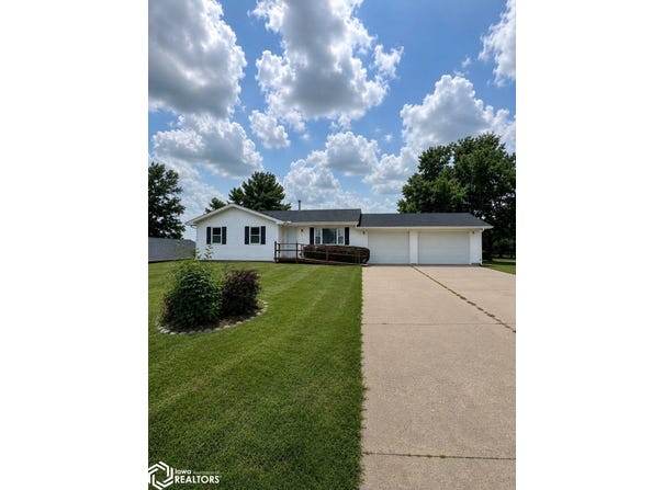 103 Valley West Drive, Mount Ayr, IA 50854