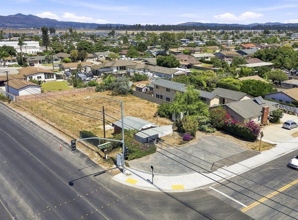 105 Walnut Drive, Oxnard, CA 93036